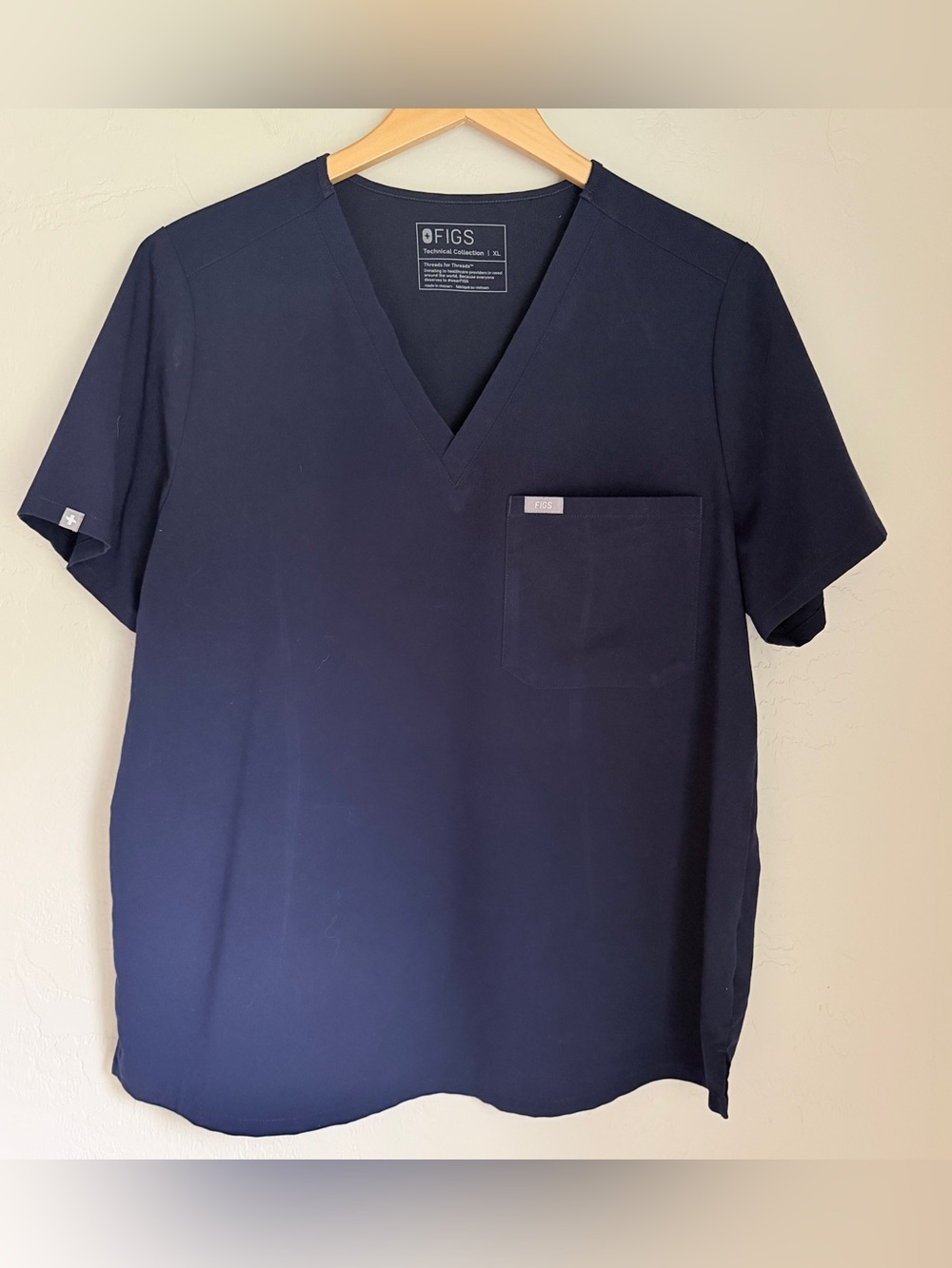 Figs Technical Collections Navy Blue Scrub Top Size: XL